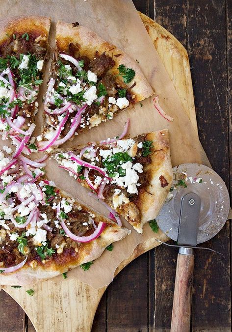 Carnitas Pizza loaded with slow-cooked Mexican pulled pork Carnitas Pizza, Pulled Pork Pizza Recipe, Pickle Pizza, Pulled Pork Pizza, Easy Pickling Recipes, Mexican Pulled Pork, Pizza Oven Recipes, Quick Pickled Onions, Mexican Pizza