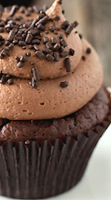 Chocolate Chip Cupcakes with Chocolate Cream Cheese Frosting Chocolate Chip Cupcakes Recipe, Candace Nelson, Frosting Cupcakes, Sprinkles Cupcakes, Cupcake Towers, Chocolate Chip Cupcakes, Cupcakes With Chocolate, Chocolate Cream Cheese Frosting, Chocolate Cream Cheese