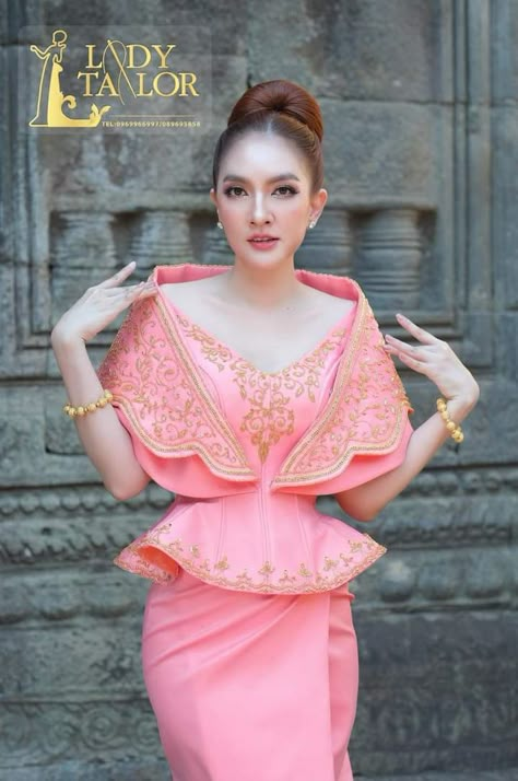 Modern khmer traditional clothes 🇰🇭 #Cambodia ✂ Design : Lady Tailor 📍 Khmer Traditional Clothes, Khmer Fashion, Sunday Top, Bone Pattern, Khmer Dress, Dress Queen, Traditional Thai Clothing, Burmese Clothing, Draping Fashion