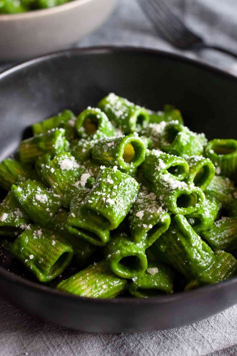 This vegetarian pasta has a silky, brightly colored sauce made with Swiss chard, garlic, lemon, and Parmesan cheese. Chard Pasta, Green Pasta, Winter Greens, Pasta Pasta, Vegetarian Pasta, Hearty Dinner, Perfect Pasta, Quick Weeknight Meals, Swiss Chard