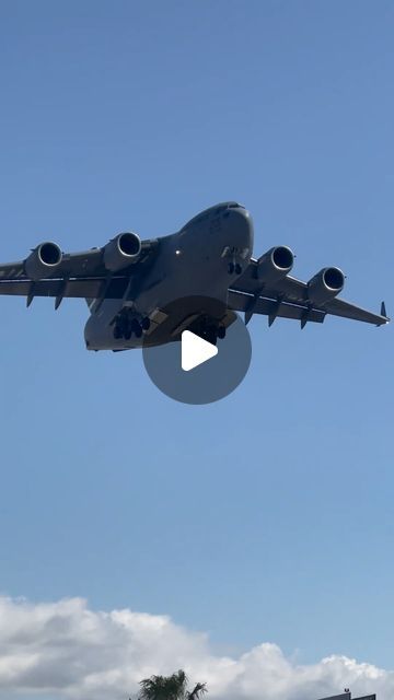 C17 Globemaster, C 17 Globemaster Iii, Alaska Road Trip, Airplane Landing, Us Military Aircraft, Airplane Fighter, Los Angeles International Airport, Air Fighter, Aviation Photography