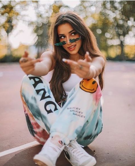 Monica Moran, رعب نفسي, Stylish Photo Pose, Fashion Photography Poses, Model Poses Photography, Photography Poses Women, Girls Dpz, Photography Women, Fashion Poses