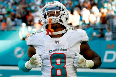 Miami Dolphins Safety Jevon Holland Jevon Holland, Miami Dolphins Aesthetic, Tua Tagovailoa Dolphins, Miami Dolphins Players, Nfl Dolphins, Miami Football, Football Accessories, Desktop Wallpaper Design, Defensive Back