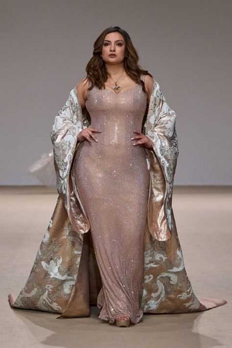 Michael Cinco Fall Winter 2024-25 Fashion Show Plus Size Haute Couture, Gowns For Plus Size Women, Spring Haute Couture, Royal Attire, Michael Cinco, Outfits For Characters, Couture Ideas, Curve Model, Fall 2024 Fashion