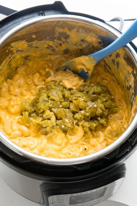 Poblano Mac And Cheese Recipe, Green Chile Mac And Cheese Recipe, Green Chili Mac And Cheese, Cottage Cafe, Instant Pot Mac And Cheese, Gluten Free Mac And Cheese, Green Chile Recipes, Pot Mac And Cheese, Green Chili Recipes