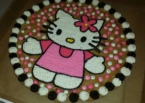 Hello Kitty Cookie Cake Hello Kitty Cookie Cake, Brownie Cookie Cake, Cookie Cake Designs, Hello Kitty Cookies, Cakes Decorating, Birthday Cookie, Cookie Cake Birthday, Chocolate Chip Cookie Cake, Cookie Cakes