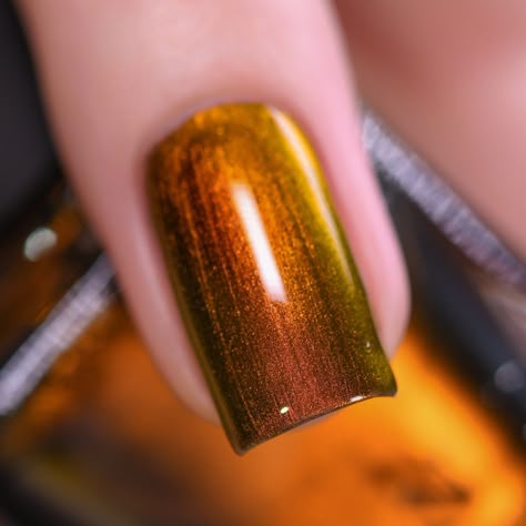 "Abundance is an absolutely gorgeous fall themed Ultra Chrome that couldn't be more suited to the colors of the season! Abundance effortlessly shifts through super vivid hues of red, orange, bronze. and gold. Just take a look at a few swatches of Abundance and you'll quickly see exactly why we call it \"Fall In A Bottle!\" Abundance is part of ILNP's \"Ultra Chrome\" class of multichromatic nail polishes; formulated to apply directly to the nail without the need for a base color. Fully opaque af Fall Season Nails Colors Orange, Sparkle Orange Nails, Fall Fingernails Designs, Rust Brown Nails, Dark Orange Chrome Nails, Orange Gold Nails, Copper Chrome Nails, Fall Fingernails, Sydney Blake