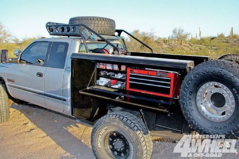 2001- Dodge Ram 2500 - The Chase Is On - 4-Wheel & Off-Road Magazine Utility Truck Organization Ideas, Service Bed Truck, Chase Truck, Truck Bed Box, Adventure Truck, 2nd Gen Cummins, Utility Bed, Welding Trucks, Dodge Ram Diesel