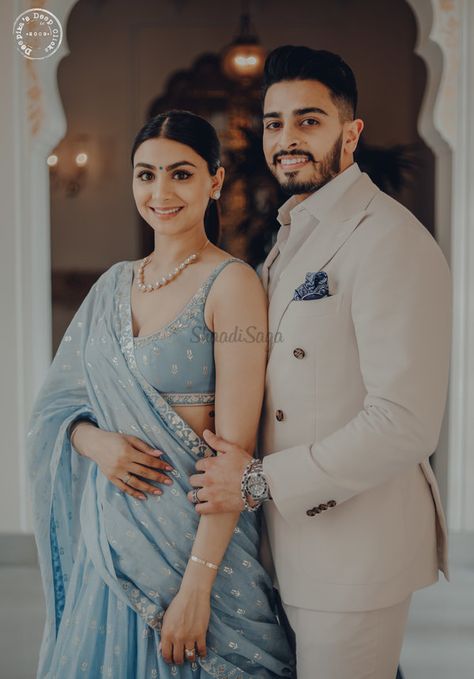 Wedding Shoot Ideas, Engagement Photography Poses, Couple Wedding Dress, Pre Wedding Shoot Ideas, Couple Poses Photography, Pre Wedding Photoshoot Outdoor, Indian Wedding Couple, Wedding Photoshoot Poses, Indian Wedding Photography Poses