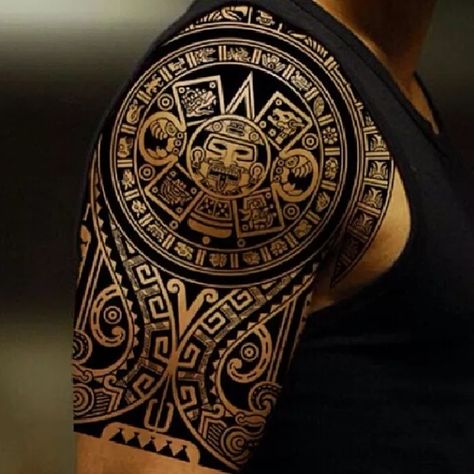 13 notables tatuajes con motivos prehispánicos -Más de México Stammestattoo Designs, Maori Tattoos, Aztec Tattoo Designs, Armband Tattoos, Tattoo Shoulder, Tattoo Trend, Marquesan Tattoos, Maori Tattoo Designs, Samoan Tattoo