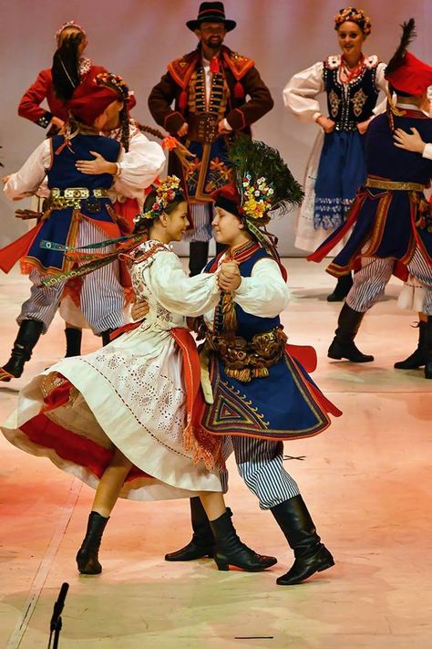 Slavic Traditional Clothes, Polish Folk Costume, Polish Traditional Costume, Polish Folklore, Polish People, Winged People, Polish Culture, Slavic Folklore, Slavic Mythology