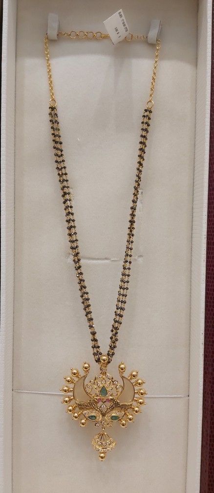 Black Diamond Chain, Diamond Locket, Real Gold Chains, Black Beads Mangalsutra, Black Beads Mangalsutra Design, Gold Mangalsutra Designs, Gold Chain Design, Beaded Necklace Designs, Gold Wedding Jewelry