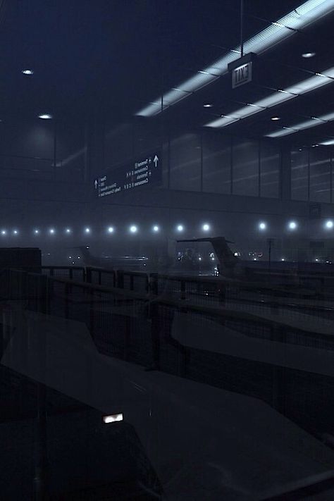 Airport Airport Aesthetic, Liminal Space, Dark Paradise, Liminal Spaces, Neo Noir, Night Vibes, Trik Fotografi, Dark Photography, Night Aesthetic