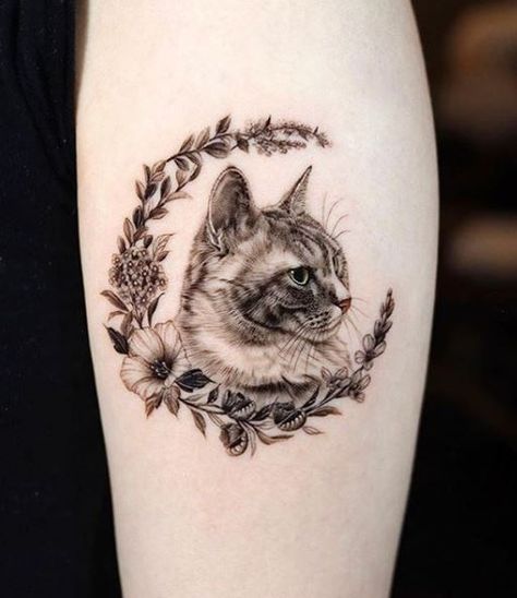 Cattoos: Gorgeous Intricate And Simple Cat Tattoos - I Can Has Cheezburger? Viking Cat Tattoo, Realistic Cat Tattoo, Tattoos For Women Cat, Cat Face Tattoos, Cat Portrait Tattoos, Cat Tattoo Simple, Cute Cat Tattoo, Black Cat Tattoos, Photo Cat