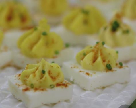 Wedding Tapas, Jordans Wedding, Southern Appetizers, Thanksgiving Deviled Eggs, Eggstra Special, Devilled Eggs Recipe Best, Deviled Eggs Easy, Best Deviled Eggs, Deviled Eggs Classic