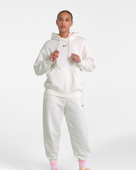 Nike Sportswear Phoenix Fleece Women's Oversized Pullover Hoodie. Nike.com Nike Oversized Sweatshirt, Nike Hoodie Outfit, Oversized Nike, Nike Hoodies, White Nike Hoodie, Nike Sportswear Phoenix Fleece, Birthday List, Basic Grey, Hoodie Outfit