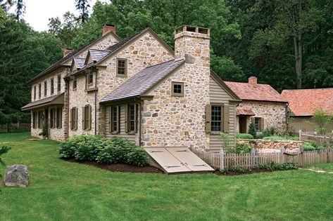 Cottage Retreat, Stone Farmhouse, Old Stone Houses, Stone Cottage, Old Stone, Stone Houses, Stone House, Colonial House, Historic Homes