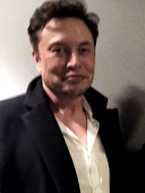 Elon Musk Hot Af, Elon Musk Selfie Photo, Elon Musk Selfie, Elon Musk Aesthetic, Elon Musk Family, Good Leadership Quotes, Elon Reeve Musk, Blades Of Glory, Elon Musk Spacex