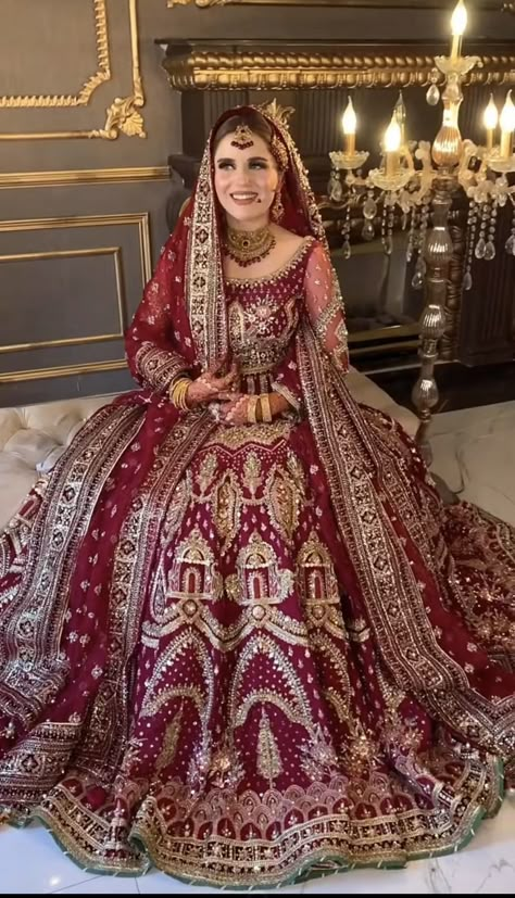 Barat Lehnga Pakistani Bridal, Bridal Barat Dresses Pakistani, Barat Dresses Pakistani Bridal Lehenga, Barat Lehnga, Baraat Dress Pakistani Bridal Wear, Walima Dresses Pakistani Brides, Red Bridal Lehenga Pakistani, Red Pakistani Bridal Dress, Baraat Dress