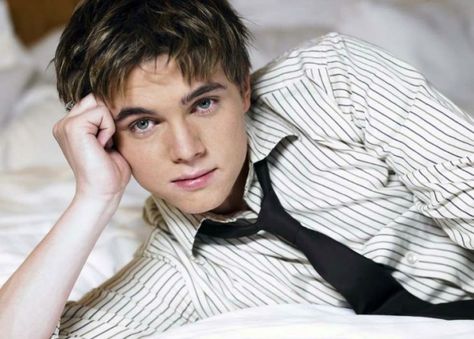 Jessie Mccartney, Jesse Mccartney, Iron Man Tony Stark, Movie Couples, Music History, Hot Actors, Tony Stark, Beautiful Soul, Celebrities Male