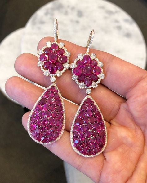 Sotheby's Jewels (@sothebysjewels) posted on Instagram • Jun 13, 2020 at 12:57pm UTC Ruby Diamond Earrings, Ruby And Diamond Earrings, Will Be Back Soon, Sapphire Engagement Ring, Gold Earrings Designs, Ruby Earrings, Jhumka Earrings, Exclusive Jewelry, Jewelry Design Necklace