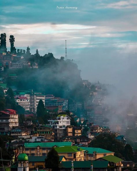 Darjeeling Night View, Lamahatta Darjeeling, Darjeeling Photography, Darjeeling Aesthetic, Sikkim Photography, Vision Diary, Manifestation 2025, Avengers Movie Posters, Environment References