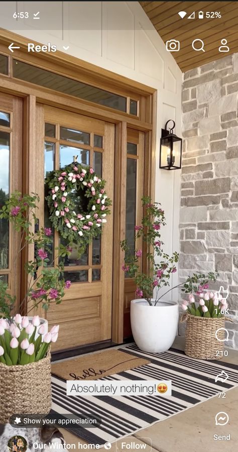 Front Porch Set Up Ideas, Small Front Steps Ideas Decor, Front Doorstep Ideas, Behind Front Door Decor, Grand Front Door Entrance, Side Entrance Ideas Exterior, Open Front Porch Ideas, Fall Patio Decor, Front Porch Plants