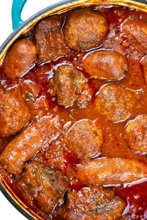 Italian Sauce Recipes Authentic, Italian Sauce Recipes, Meatballs And Sauce, Italian Gravy, Sunday Gravy, Sunday Sauce, Italian Sauce, Fettuccine Alfredo, Italian Recipes Authentic