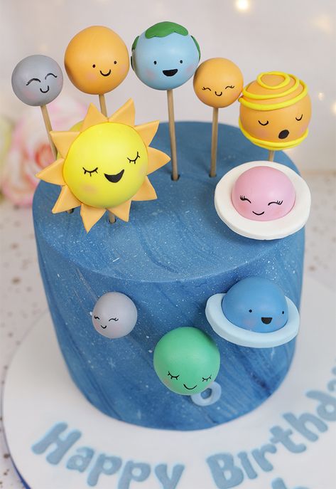 Cute Solar System Cake - Cakey Goodness Space Birthday Ideas, Solar System Cake, Sun Cake, Planet Birthday, Planet Cake, 4th Birthday Cakes, 5th Birthday Party Ideas, Mermaid Party Decorations, Outer Space Birthday