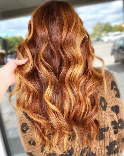 Red And Blonde Hair, Red And Blonde, Cinnamon Hair, Copper Balayage, Strawberry Blonde Hair Color, Ginger Hair Color, Hair Color Shades, Strawberry Blonde Hair, Copper Hair Color