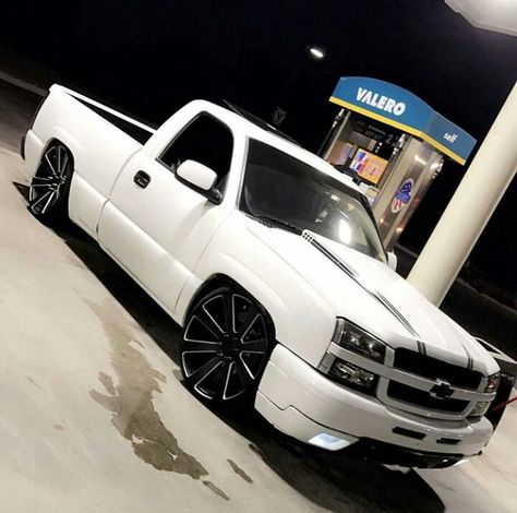 Cat Eye Truck Dropped, Lower Trucks, Cat Eye Truck, Silverado 2004, Chevy Silverado Ss, Chevy Trucks Lowered, Dropped Trucks, Dream Trucks, Lowered Trucks