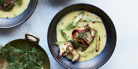 Lemony Roasted Asparagus Soup Recipe - Cassie Piuma | Food & Wine Cooking Lentils, Creamy Spinach Soup, Spring Soup Recipes, Watercress Soup, Spring Soups, Asparagus And Mushrooms, Asparagus Soup, Winter Soups, Creamy Spinach