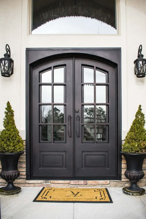 Front Double Door Ideas Entrance, Black French Front Doors, Front French Doors, Pintu Ganda, Black Exterior Doors, Pintu Interior, Double Front Entry Doors, Custom Exterior Doors, Georgian Doors