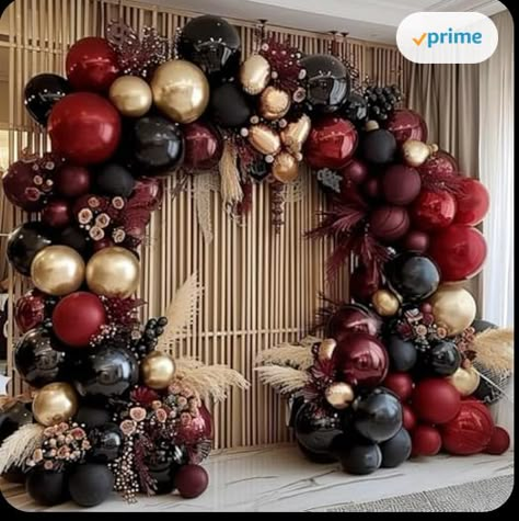 60 Party Ideas, Burgundy Balloon Garland, Black Gold Balloon Arch, Black Gold Balloon Garland, Break Up Party, Black Balloon Arch, Moon Party Ideas, Small Birthday Party, Prom Party Decorations