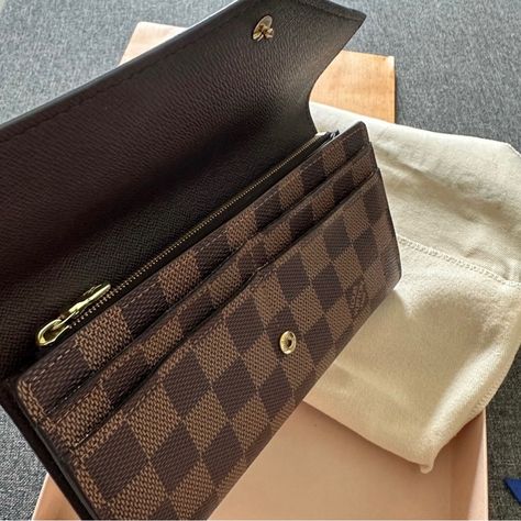 New Sarah Wallet Authentic Lv Can Scan It And It’ll Pull The Sale Date And All That Louis Vuitton Sarah Wallet, Mini Crossbody Purse, Bags Louis Vuitton, Louis Vuitton Wallet, Lv Wallet, 2024 Vision, Mini Crossbody, Louis Vuitton Bags, Crossbody Purse