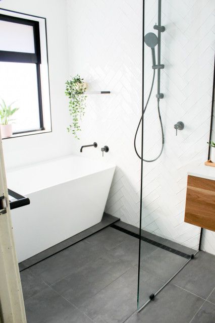 Beechboro Bathroom Renovation - Modern - Bathroom - Perth - by On The Ball Bathrooms | Houzz AU Small Wet Room, Wet Room Bathroom, Modern Bathroom Renovations, Small Bathroom Layout, Modern Small Bathrooms, Shower Screens, Small Bathroom Renovations, Airbnb House, Small Bathroom Renovation