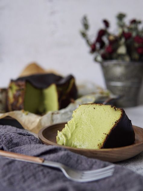 Elven Food, Festival Cake, Creamy Matcha, Holistic Nutrition Recipes, Basque Burnt Cheesecake, Burnt Cheesecake, Dessert Cheesecake, Matcha Cheesecake, Rich Cheesecake