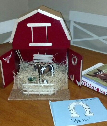 Horse / Barn Diorama Project Horse Habitat Diorama, Horse Habitat School Project, Horse Projects For School, Farm Diarama Ideas, Horse Science Fair Projects, Horse Diorama, Horse Habitat, Small Animal Habitat Accessories, Habitat Project