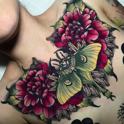 Luna moth & moon with peonies, chest tattoo by Gillian Marie, an artist based in Philadelphia, Pennsylvania. Luna Moth Tattoo, 42 Tattoo, Tattoos Mandala, Insect Tattoo, Tattoos Geometric, Chest Tattoos For Women, Chest Piece Tattoos, Moth Tattoo, Tattoos Skull