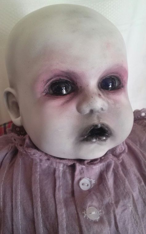 Slightly Wicked Dolls Wicked Dolls, Diy Halloween Doll, Scary Baby Dolls, Halloween Comics, Creepy Doll Halloween, Creepy Baby Dolls, Porcelain Dolls For Sale, Celtic Festival, Demon Baby