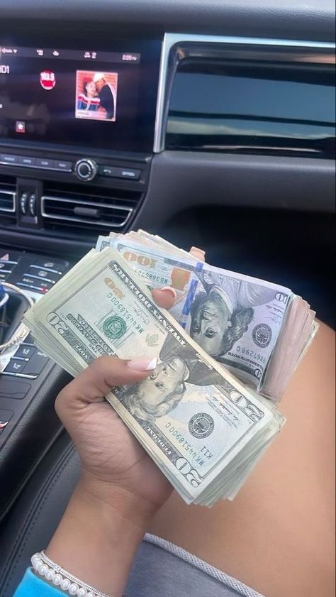 Money On Lap, Money Vision Board, Wealthy Lifestyle, Money Girl, Mo Money, Money Stacks, Money Makers, Money Pictures, Manifesting Abundance