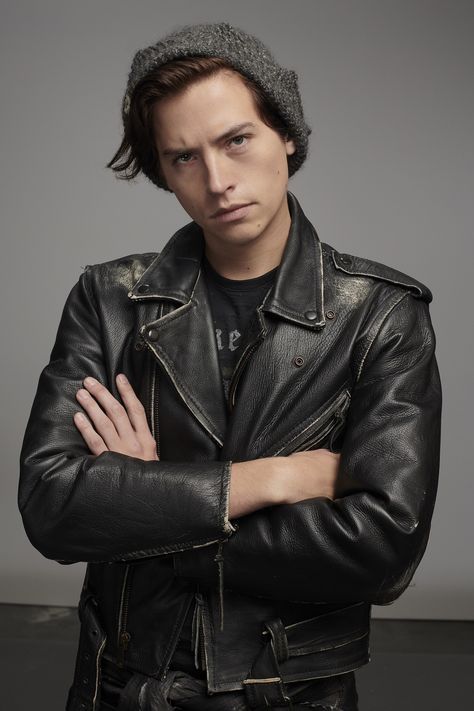 Cole Sprouse Cole Sprouse Lockscreen, Cole Sprouse Hot, Cole Sprouse Funny, Cole Sprouse Wallpaper, Cole Spouse, Sprouse Twins, Cole Sprouse Jughead, Cole M Sprouse, Riverdale Cole Sprouse