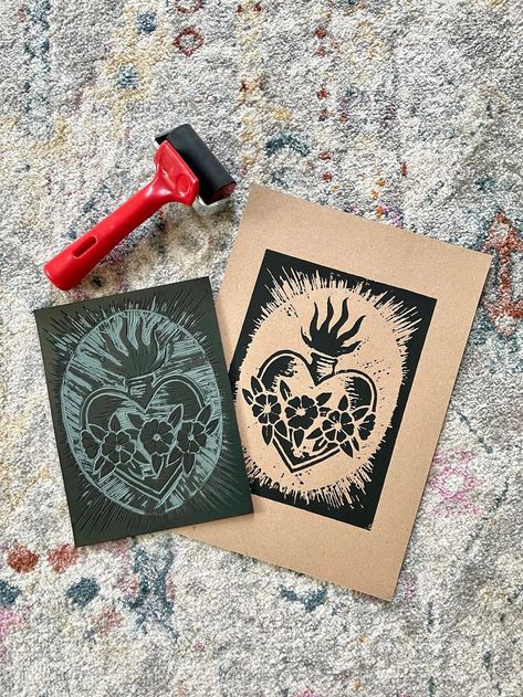 Sacred Heart Linocut, Linocut Art Ideas, Lino Cut, Print Making Designs, Sacred Heart Tattoos, 8th Grade Art, Linocut Printmaking, Heart Tattoo Designs, Lino Art