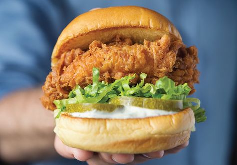 Shake Shack Chicken, Crispy Fried Chicken Sandwich, Perfect Fried Chicken, Chicken Sandwich Recipe, Deli Sandwiches, Chicken Sandwich Recipes, Fried Chicken Sandwich, Chicken Burger, Crispy Fried Chicken