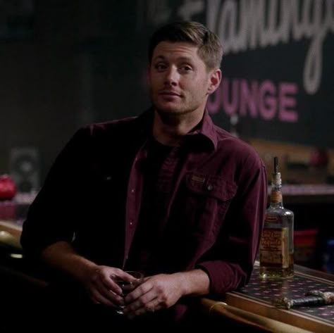 Dean Winchester Hot, Mark Of Cain, Demon Dean, Supernatural Bunker, Supernatural Wallpaper, Supernatural Pictures, Supernatural Dean Winchester, Supernatural Memes, Supernatural Dean