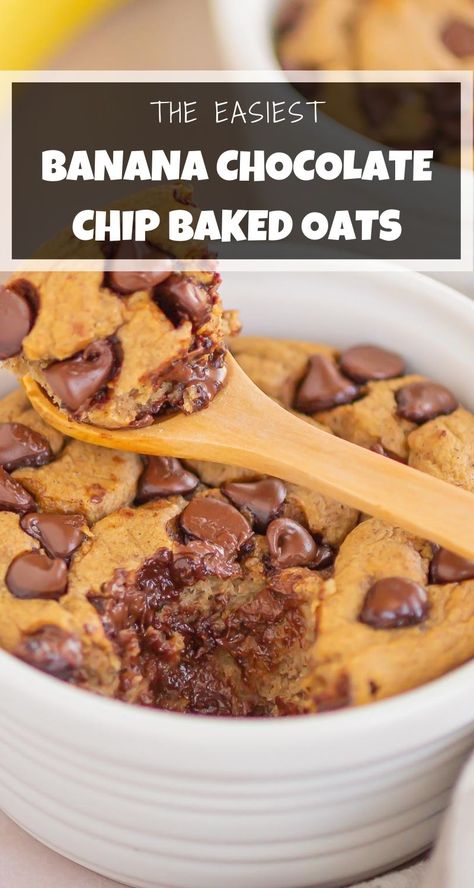 Banana Chocolate Chip Baked Oats are a healthier breakfast that tastes just like cake. Made in the blender and ready in 30 minutes, this simple recipe is like having dessert for breakfast! #oats #bakedoats #bananabakedoats #chocolatechipbakedoats #tiktokbakedoats #bakedoatmeal #breakfast Chocolate Chip Baked Oats, Healthier Breakfast, Breakfast Oats, Dessert For Breakfast, Favorite Breakfast Recipes, Chocolate Chip Cake, Superfood Recipes, Banana Chocolate, Baked Banana