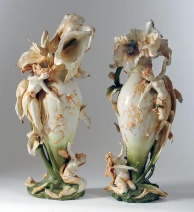 A PAIR OF RUDOLSTADT VOLKSTEDT ART NOUVEAU PORCELAIN FIGURAL VASES Art Nouveau Porcelain, 18th Century Porcelain, Wine Art, Antiques And Collectibles, Art Nouveau Design, Porcelain Art, Italian Ceramics, Antique Design, Antique Porcelain