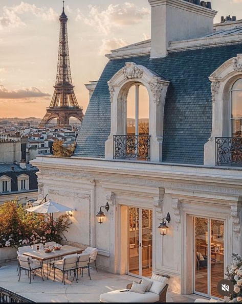 Paris Architecture, Beautiful Paris, Paris Home, Dream Life House, Stylish Apartment, French Architecture, Parisian Apartment, Paris Apartments, French Chateau