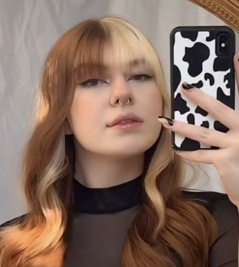 Front Half Of Hair Dyed, Two Color Hair Half, Bangs Half Dyed, Split Hair With Bangs, Half And Half Bangs, Blonde Streak In Front Of Hair Bangs, Split Color Bangs, Hair Color Ideas Half And Half, Half Hair Dyed