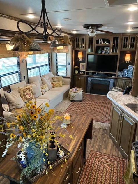 Park Model Camper Remodel, Camper House Ideas, Tiny Living Decor, Camper Home Decor Ideas, Interior Camper Decor, Destination Trailers Decorating, Country Rv Decor, Fifth Wheel Living Full Time, Rustic Camper Decor